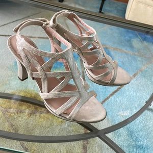 COPY - Naturalizer 3 1/2 inch heel sandal n5 comfort